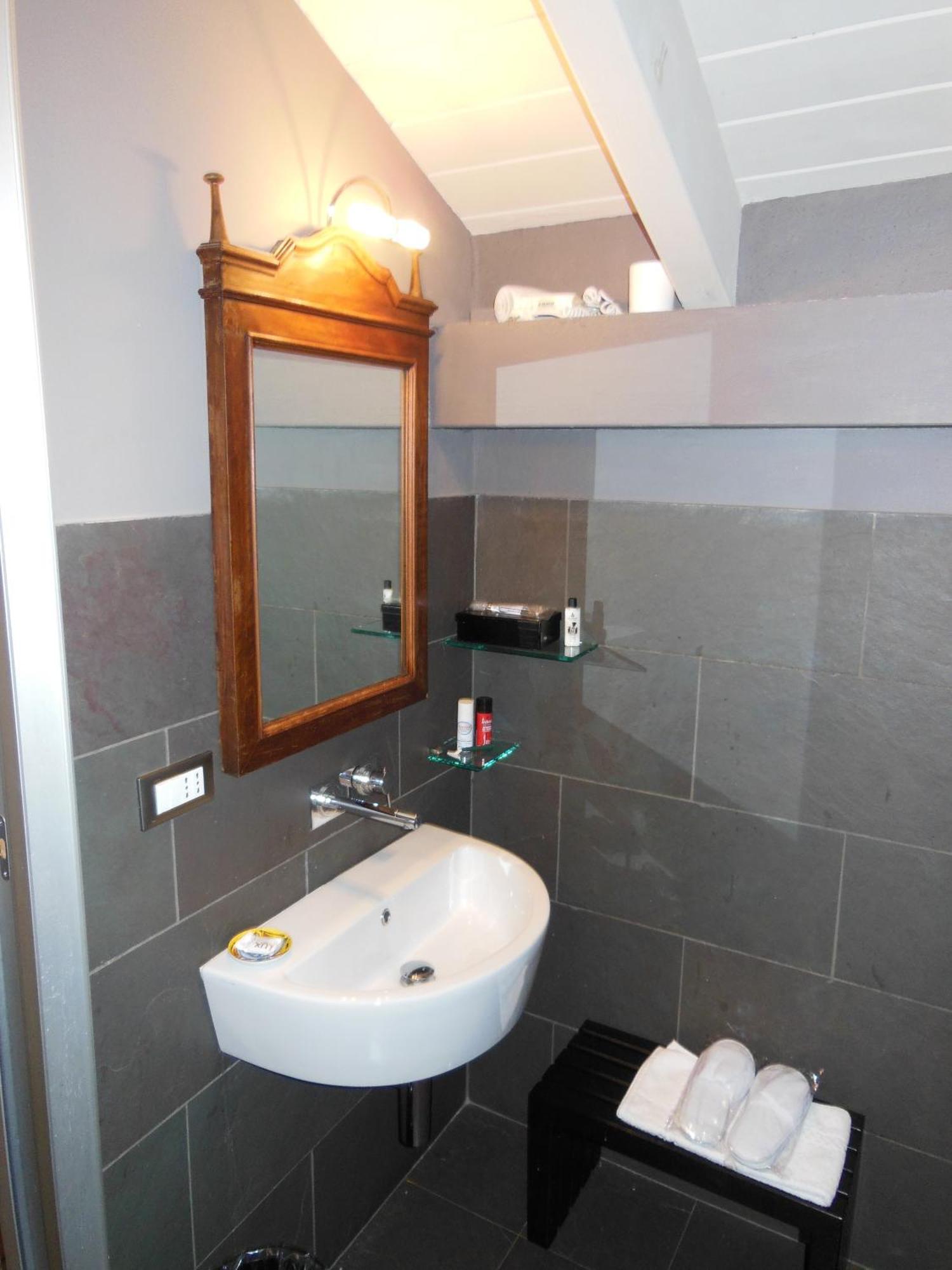 Relais Borgo Del Gallo Acqui Terme Bilik gambar